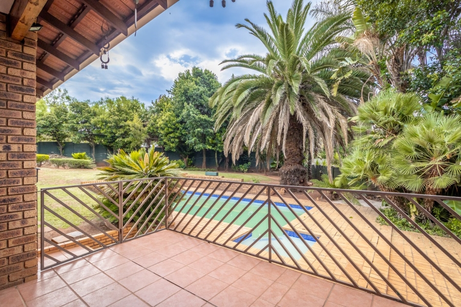 5 Bedroom Property for Sale in Wilro Park Gauteng