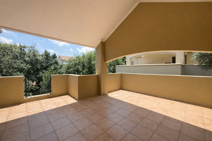 2 Bedroom Property for Sale in Lonehill Gauteng