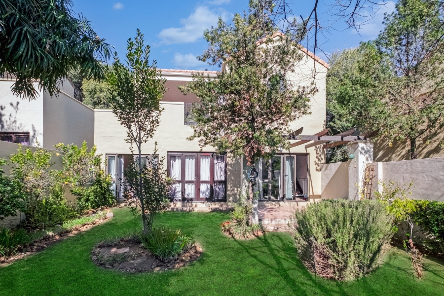 2 Bedroom Property for Sale in Lonehill Gauteng