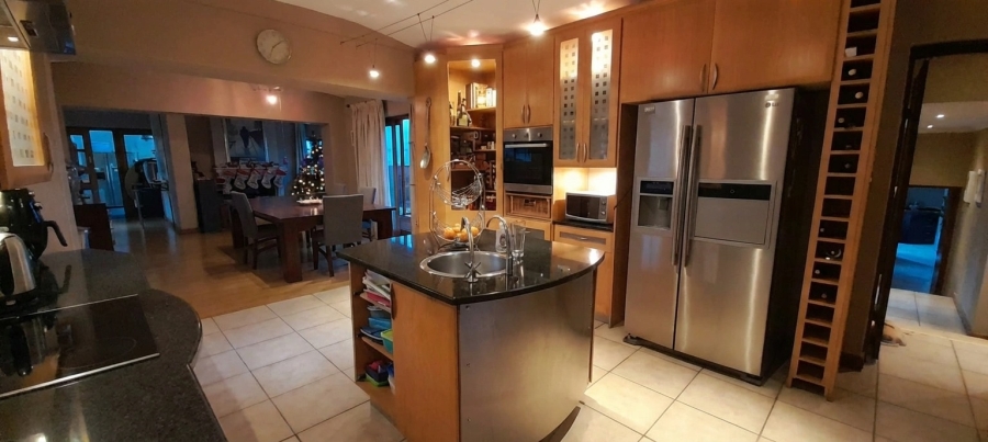 5 Bedroom Property for Sale in Waterkloof Ridge Gauteng