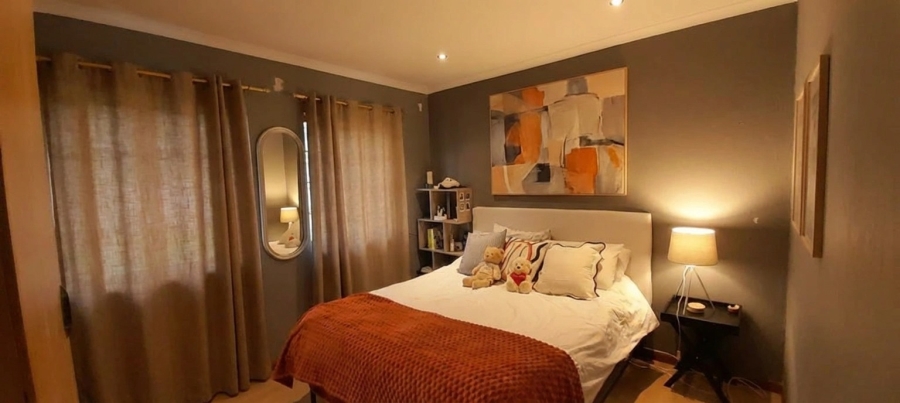 5 Bedroom Property for Sale in Waterkloof Ridge Gauteng