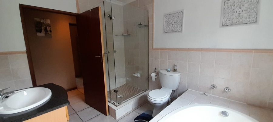 5 Bedroom Property for Sale in Waterkloof Ridge Gauteng