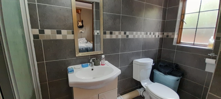 5 Bedroom Property for Sale in Waterkloof Ridge Gauteng