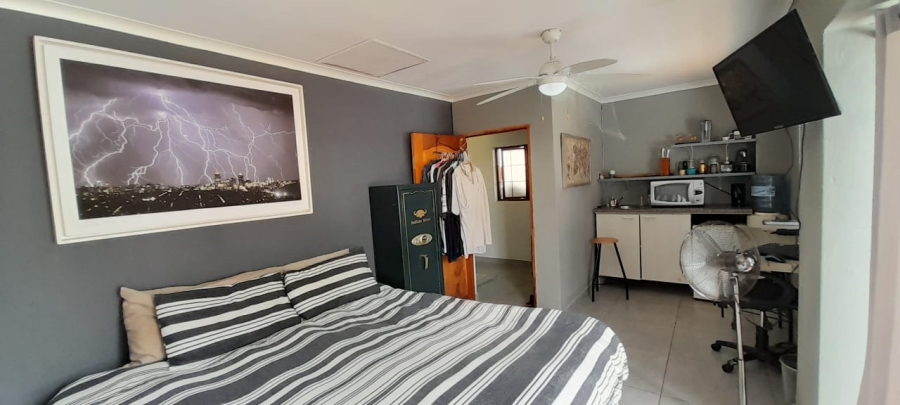 5 Bedroom Property for Sale in Waterkloof Ridge Gauteng