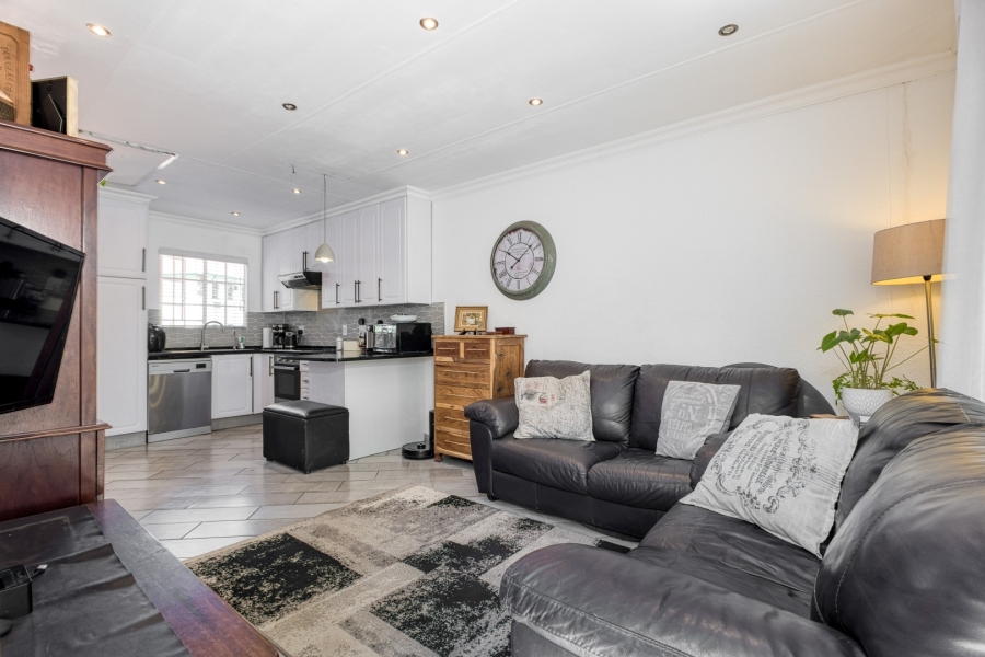 1 Bedroom Property for Sale in Paulshof Gauteng