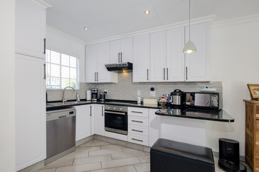 1 Bedroom Property for Sale in Paulshof Gauteng