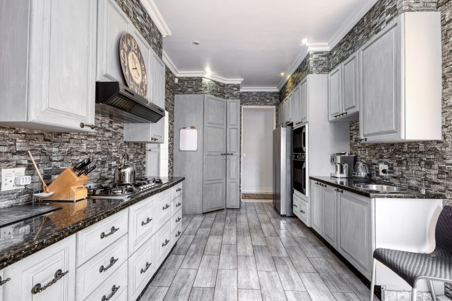 4 Bedroom Property for Sale in Victory Park Gauteng