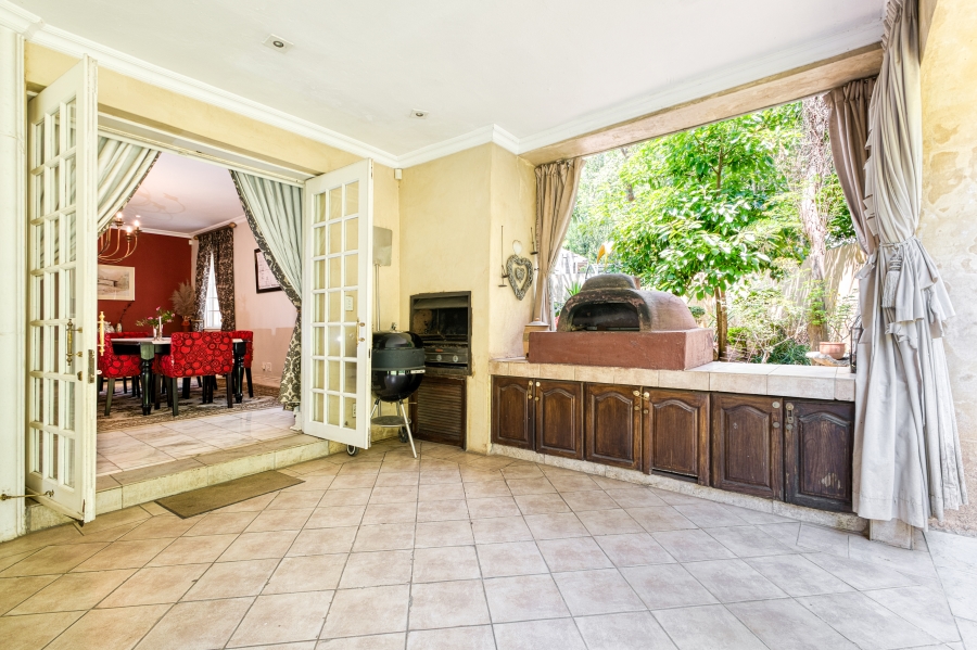 4 Bedroom Property for Sale in Victory Park Gauteng