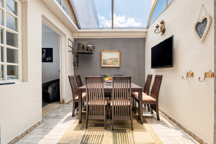 4 Bedroom Property for Sale in Victory Park Gauteng