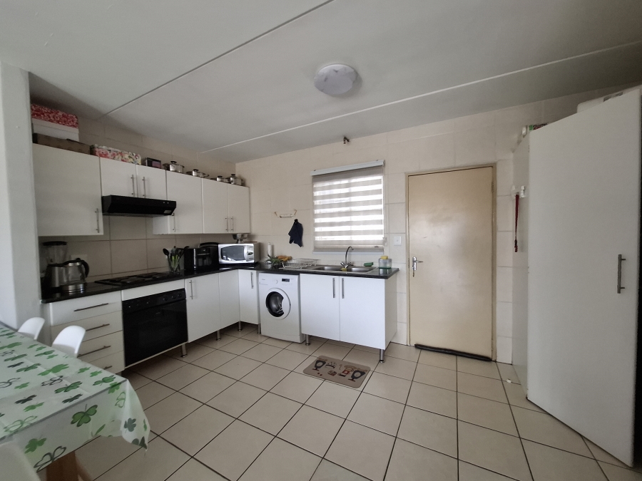 2 Bedroom Property for Sale in Sonneglans Gauteng