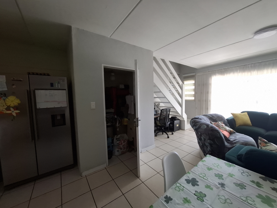 2 Bedroom Property for Sale in Sonneglans Gauteng