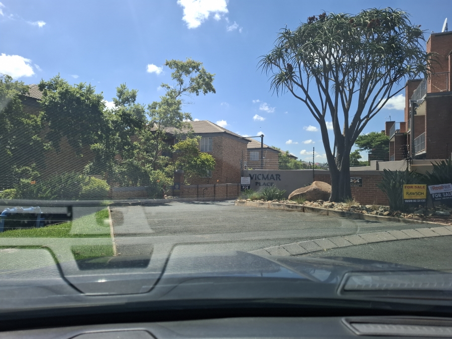 2 Bedroom Property for Sale in Sonneglans Gauteng
