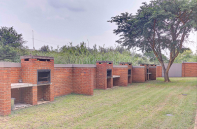 2 Bedroom Property for Sale in Sonneglans Gauteng