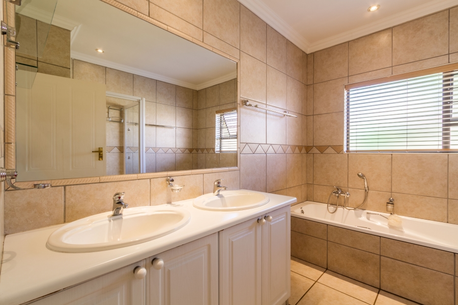 3 Bedroom Property for Sale in Equestria Gauteng