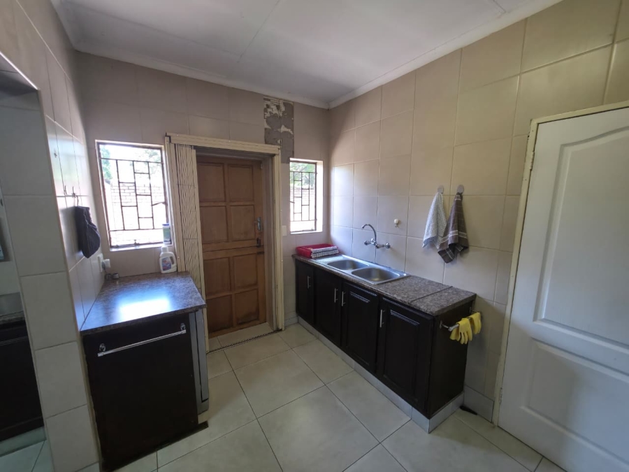 3 Bedroom Property for Sale in Waverley Gauteng