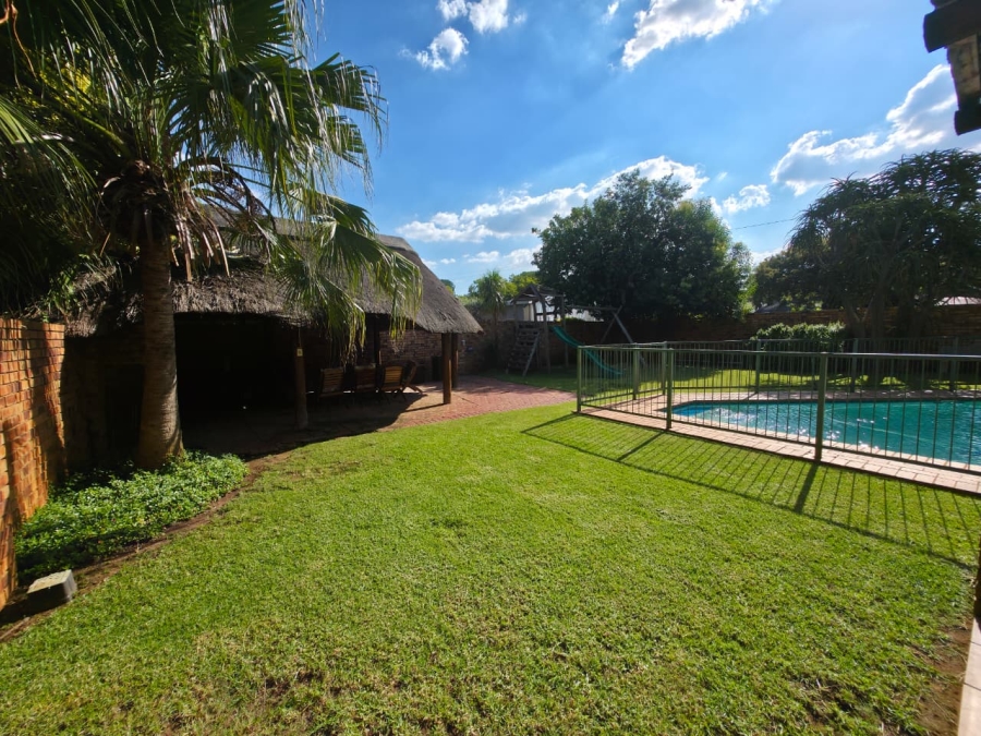 3 Bedroom Property for Sale in Waverley Gauteng