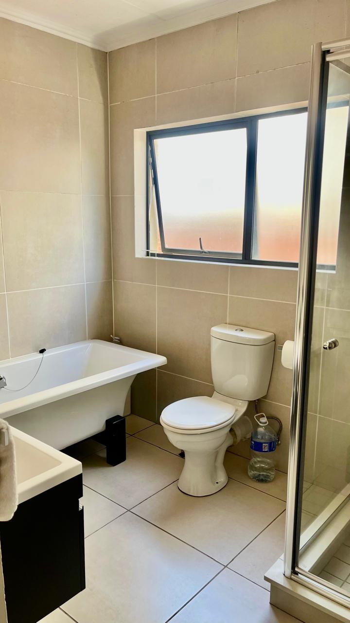 To Let 2 Bedroom Property for Rent in Kyalami Hills Gauteng