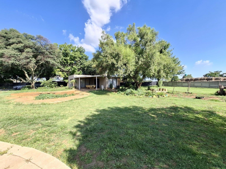 5 Bedroom Property for Sale in Buyscelia Gauteng