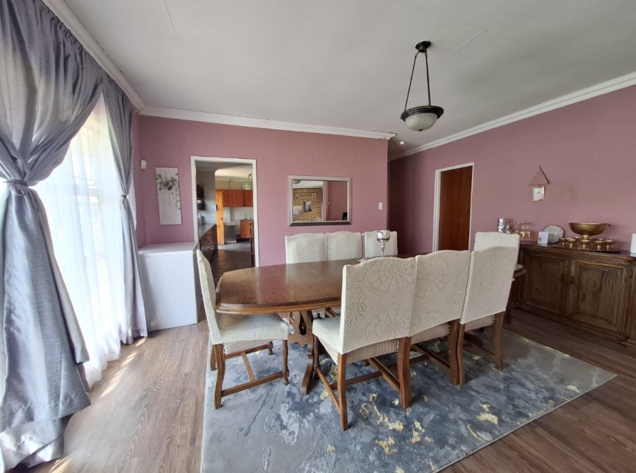 5 Bedroom Property for Sale in Buyscelia Gauteng