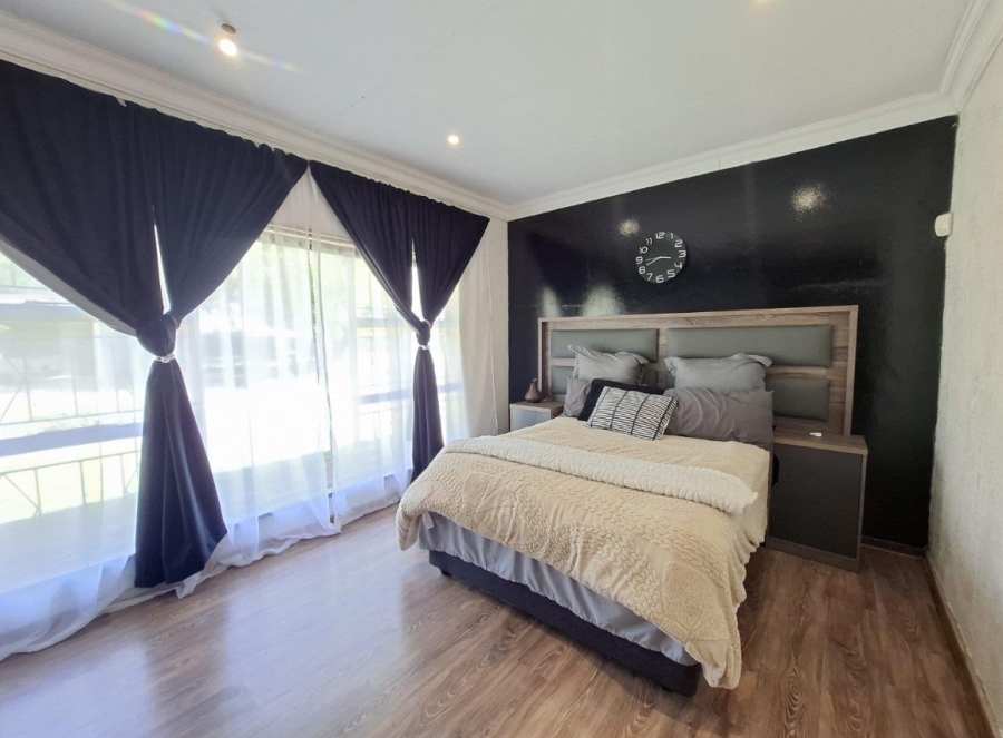 5 Bedroom Property for Sale in Buyscelia Gauteng