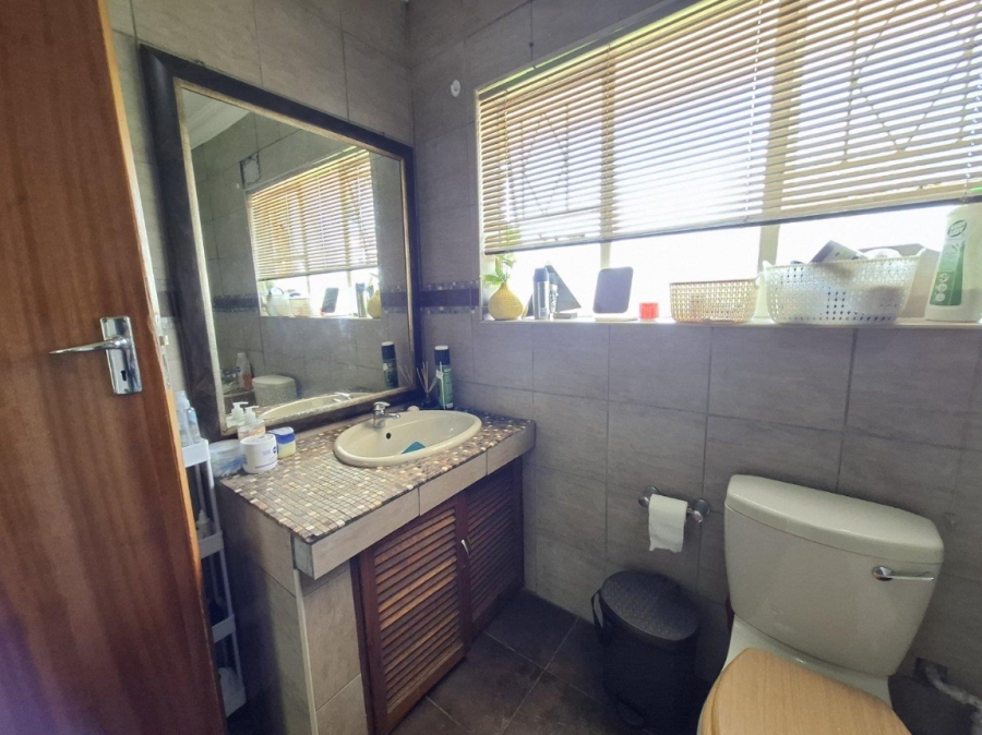 5 Bedroom Property for Sale in Buyscelia Gauteng