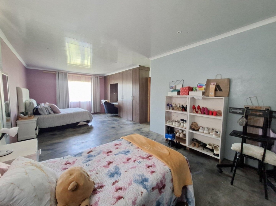 5 Bedroom Property for Sale in Buyscelia Gauteng