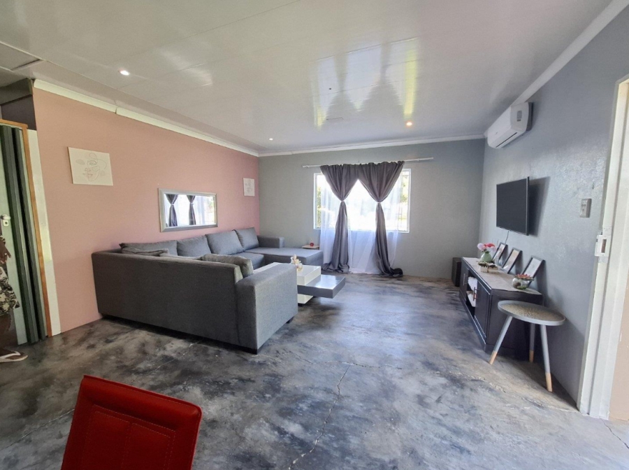 5 Bedroom Property for Sale in Buyscelia Gauteng