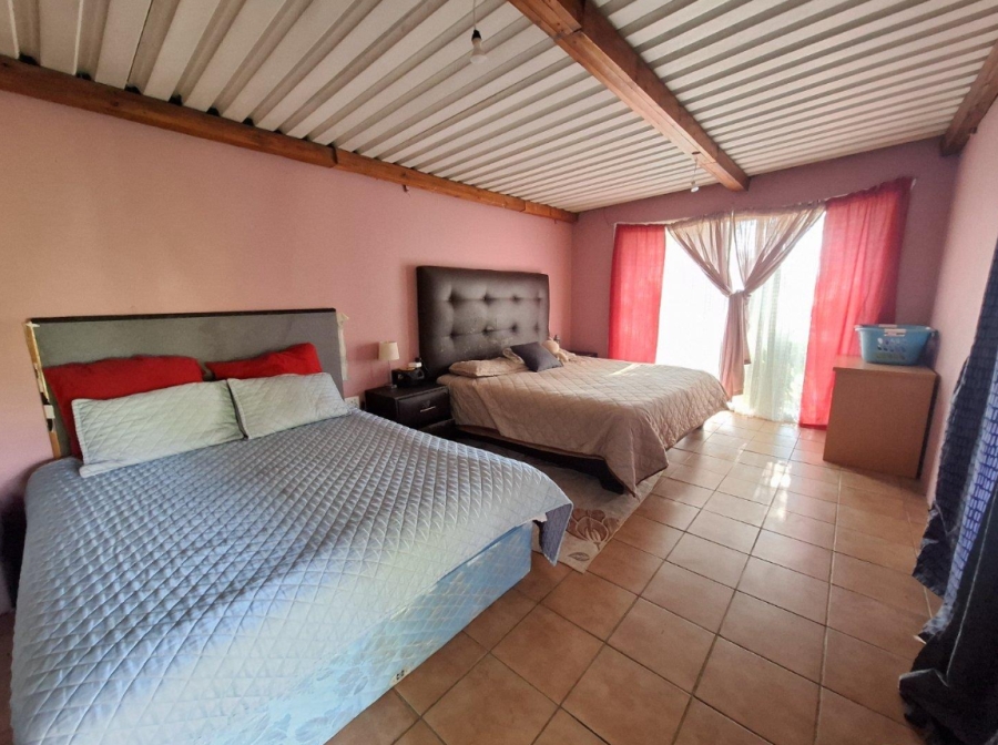 5 Bedroom Property for Sale in Buyscelia Gauteng