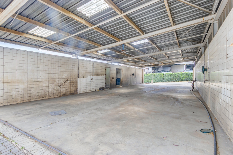 To Let commercial Property for Rent in Randjespark Gauteng