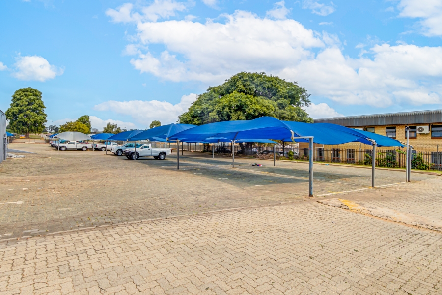 To Let commercial Property for Rent in Randjespark Gauteng