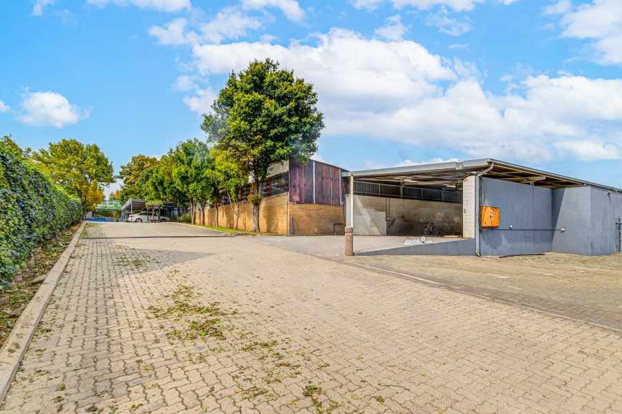 To Let commercial Property for Rent in Randjespark Gauteng