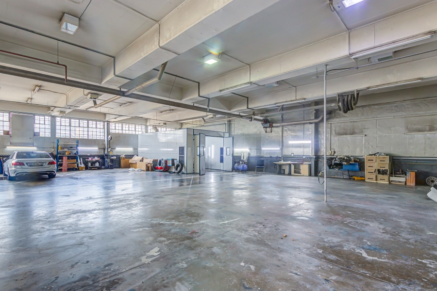 To Let commercial Property for Rent in Randjespark Gauteng