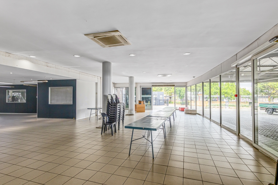 To Let commercial Property for Rent in Randjespark Gauteng