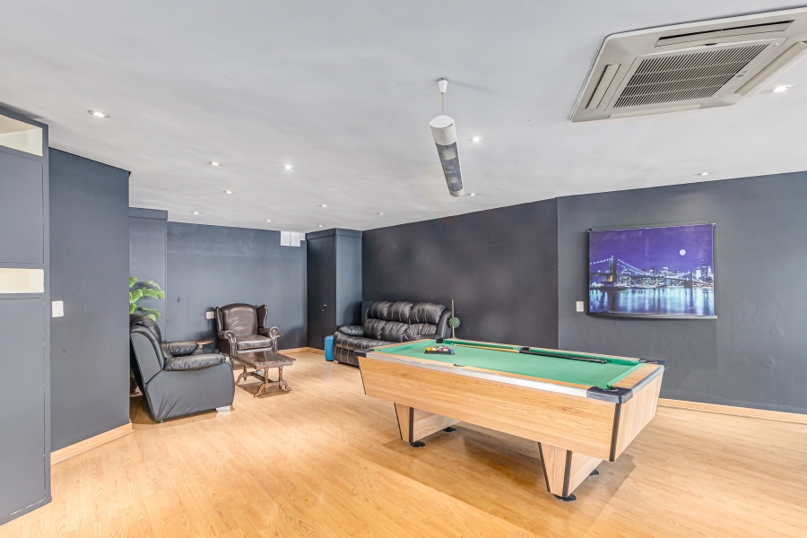 To Let commercial Property for Rent in Randjespark Gauteng