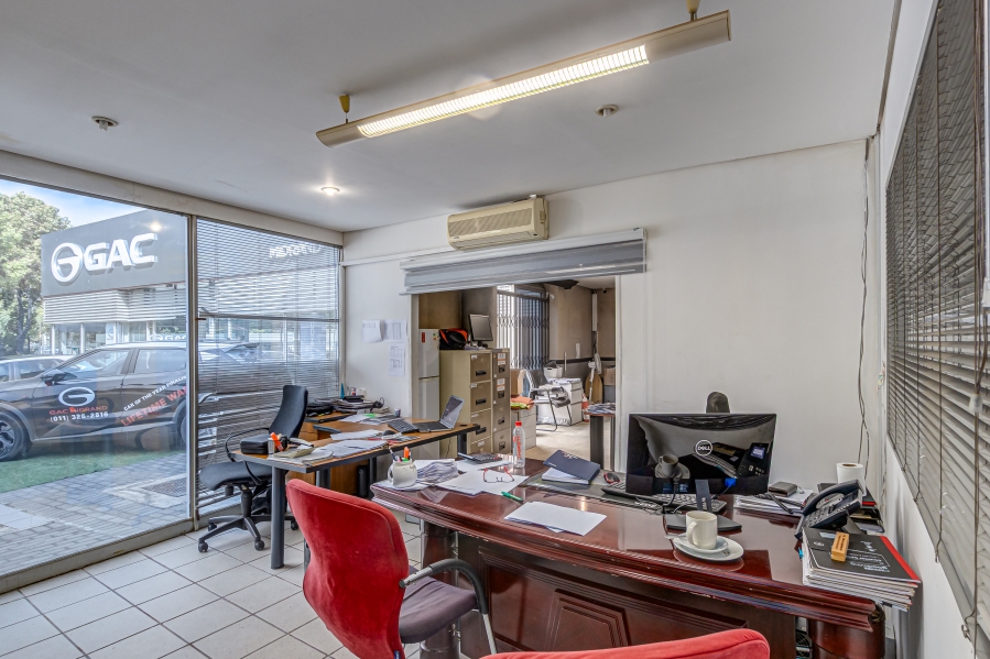 To Let commercial Property for Rent in Randjespark Gauteng