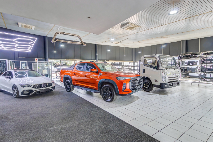 To Let commercial Property for Rent in Randjespark Gauteng