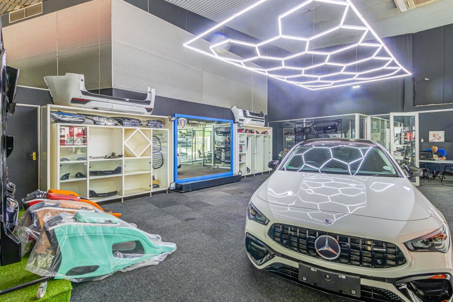 To Let commercial Property for Rent in Randjespark Gauteng