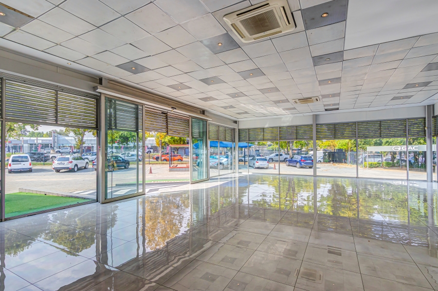 To Let commercial Property for Rent in Randjespark Gauteng