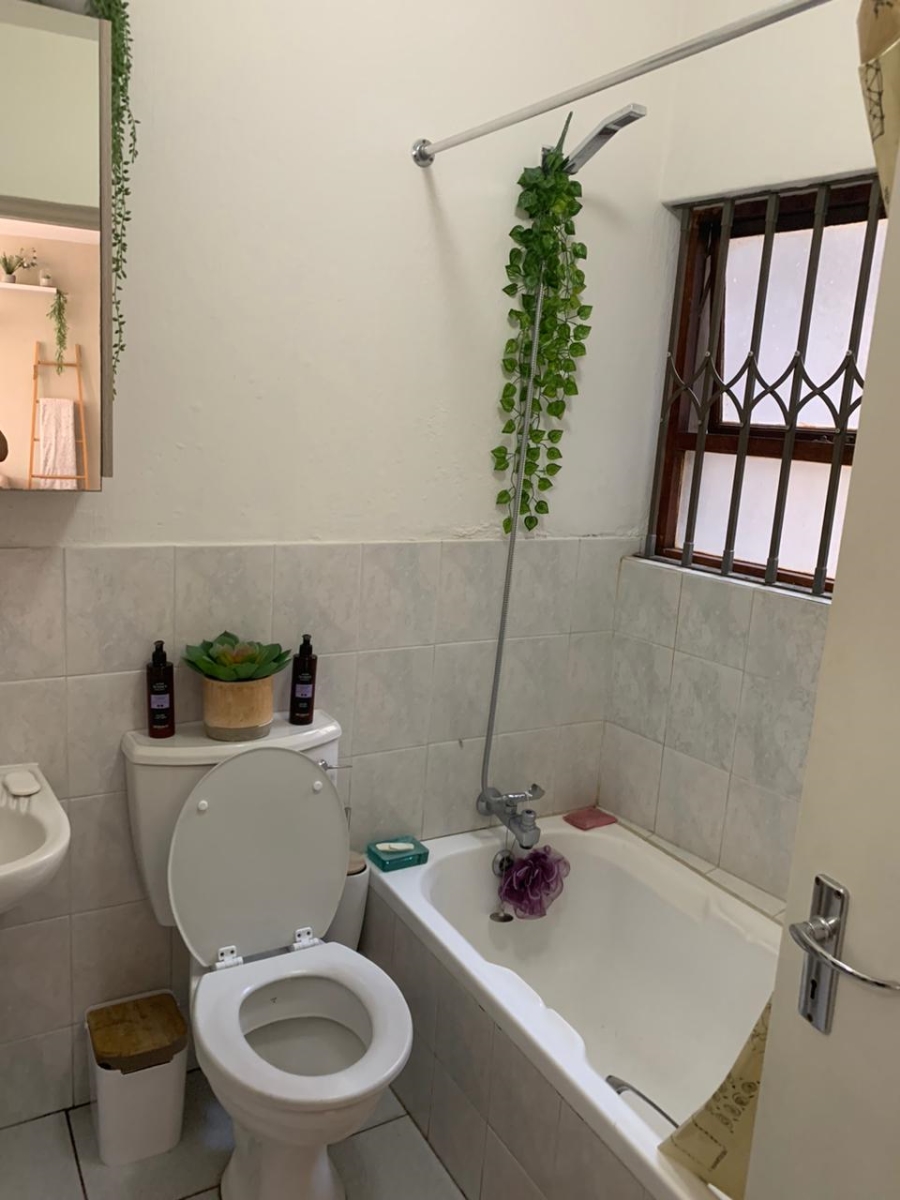 2 Bedroom Property for Sale in Bassonia Gauteng