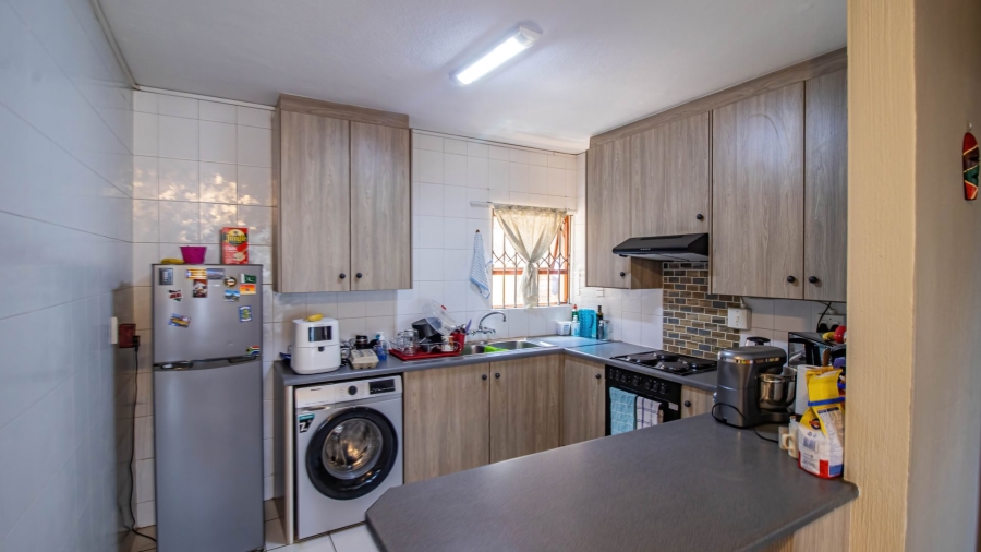 2 Bedroom Property for Sale in Bassonia Gauteng