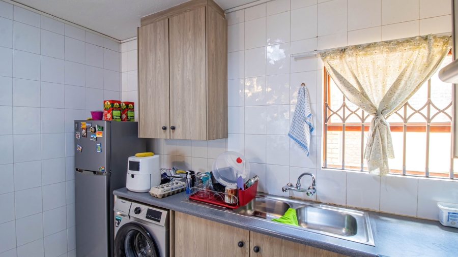 2 Bedroom Property for Sale in Bassonia Gauteng