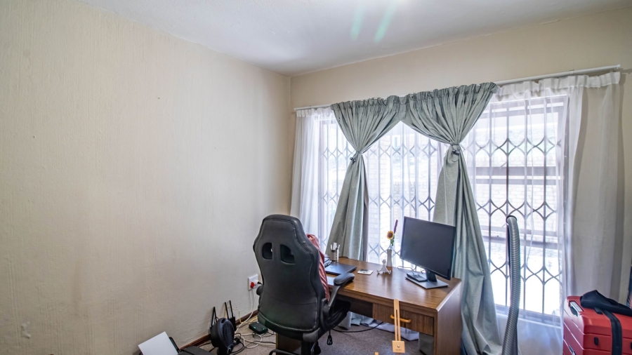 2 Bedroom Property for Sale in Bassonia Gauteng