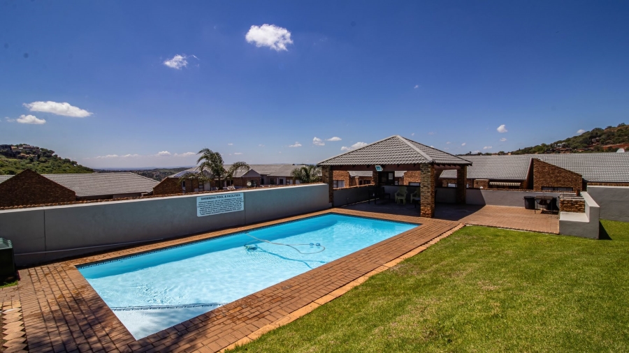 2 Bedroom Property for Sale in Bassonia Gauteng