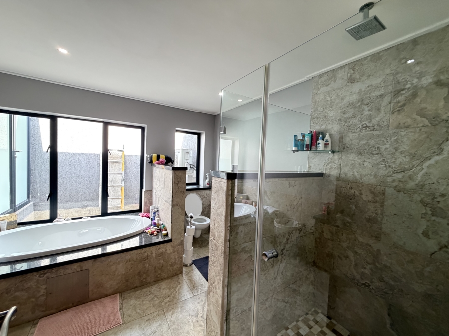 4 Bedroom Property for Sale in Eye of Africa Gauteng