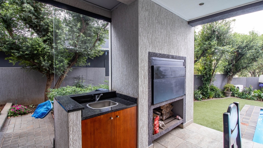 4 Bedroom Property for Sale in Eye of Africa Gauteng