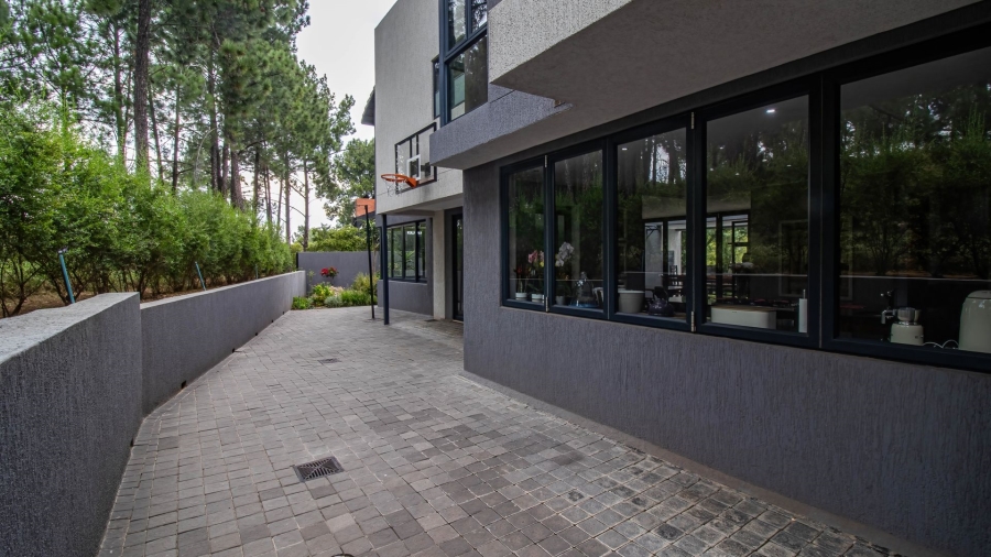 4 Bedroom Property for Sale in Eye of Africa Gauteng