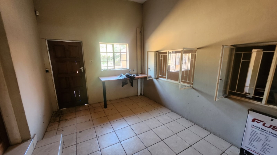 10 Bedroom Property for Sale in Eldoraigne Gauteng