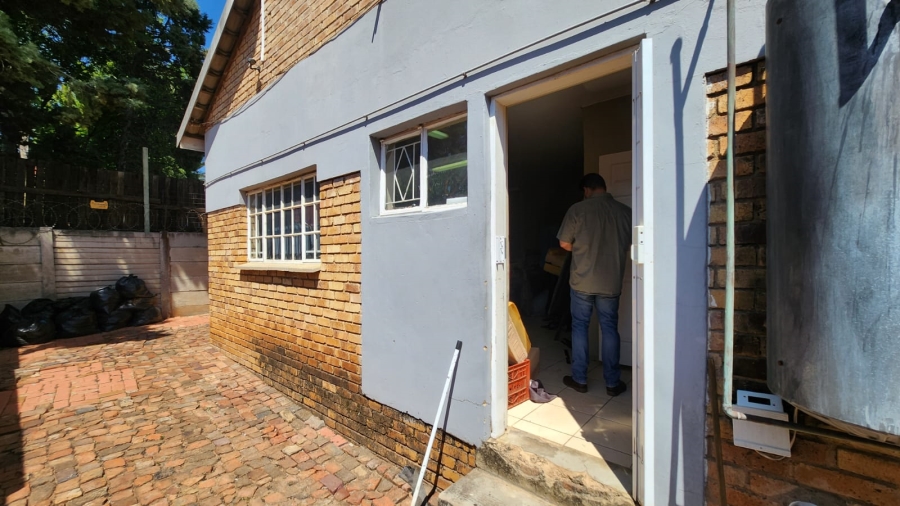 10 Bedroom Property for Sale in Eldoraigne Gauteng