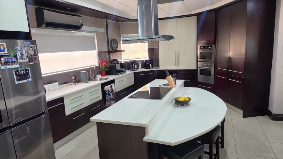 4 Bedroom Property for Sale in Eldoraigne Gauteng