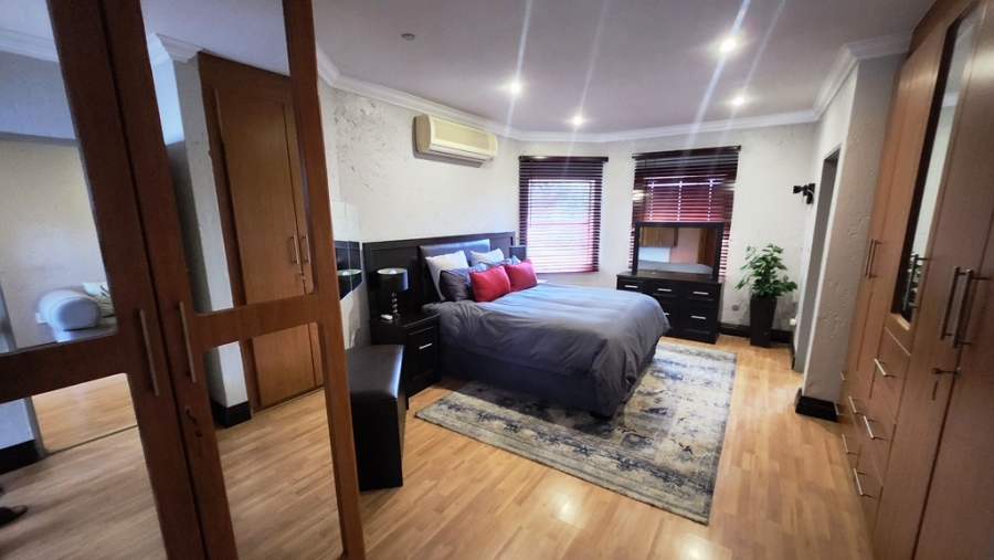 4 Bedroom Property for Sale in Eldoraigne Gauteng